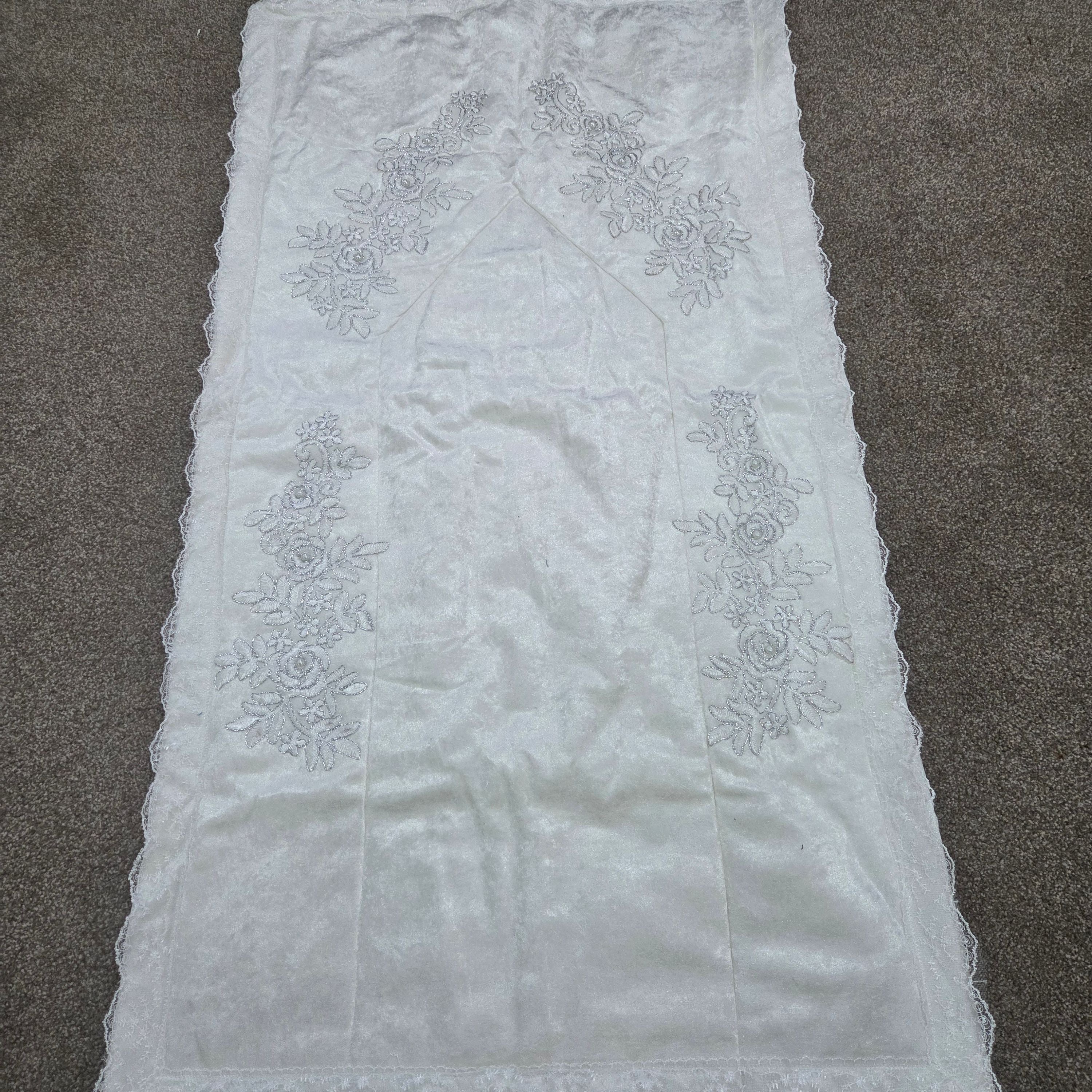 Prayer mat ** white velvet