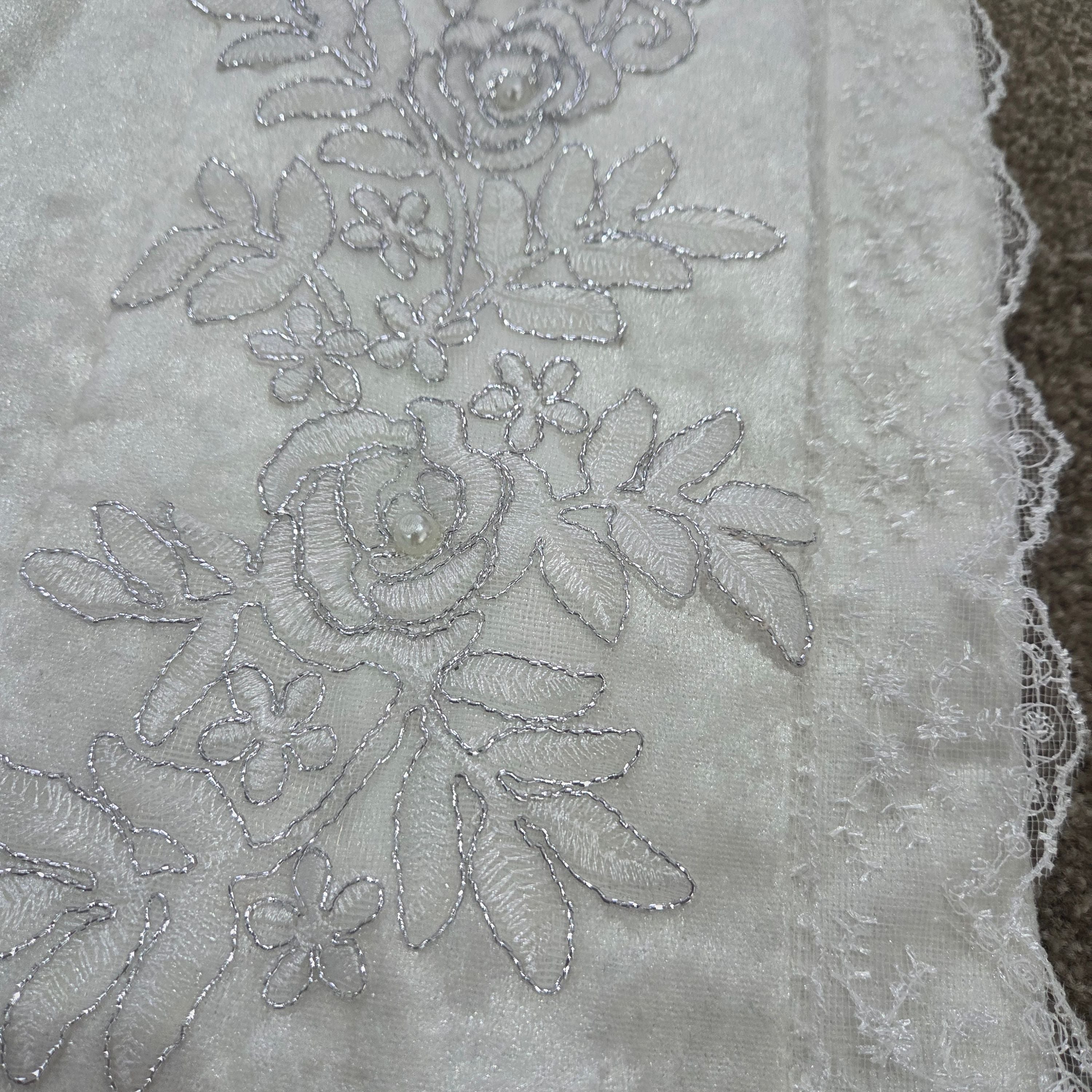 Prayer mat ** white velvet